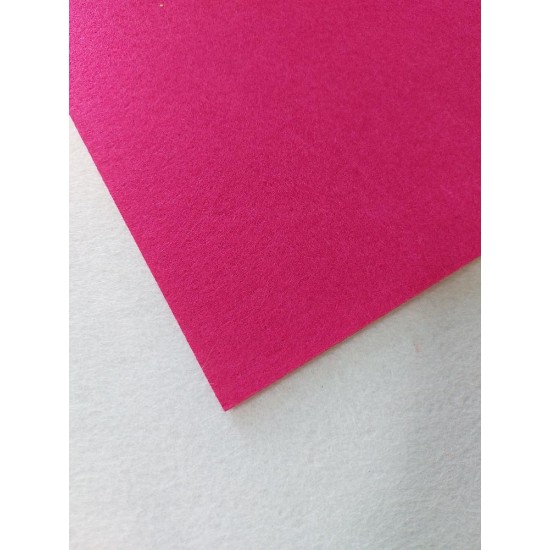 Фетр жесткий 2 мм  (20*30 см) цв. малиновый,  цена за лист